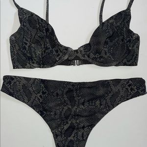 ACACIA Sage Phython Set 🤍